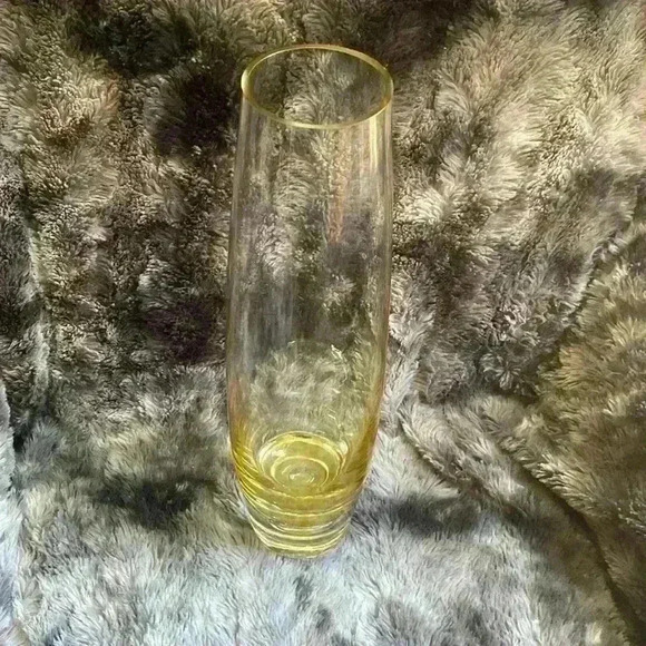 Beautiful Tall Yellow color Glass  Vase - Picture 5 of 16